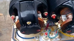 Устройство БП-2А. Радиостанция Р 113 -- в комплекте. БП-2А -- без крышки корпуса.