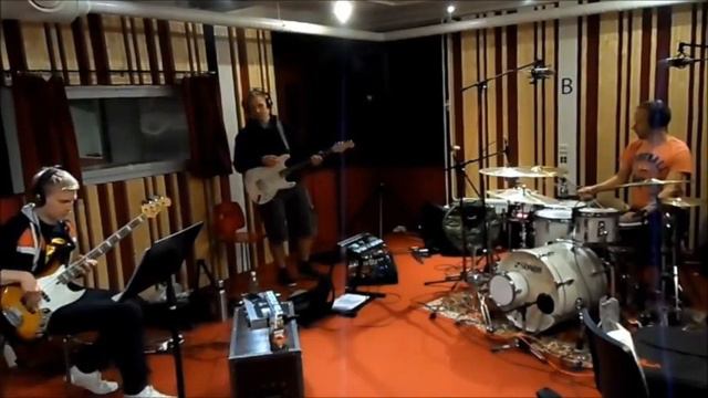 Eero Pakkanen's bass solo on Trio Alburnus - Suo смотреть онлайн