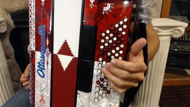 How to Play a 72 Bass Accordion - Lesson 5 - French Folk in E Minor - Mazurka Limousin смотреть онлайн