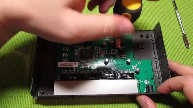 СВИЧ D-LINK DES-1008D РАЗБИРАЕМ СВИЧ. 10/100 FAST ETHERNET SWITCH