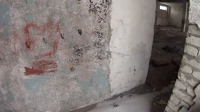 Abandoned building. Unknown poison in the basement. Заброшенное здание. Неизвестный яд в подвале.