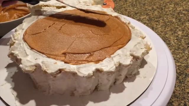 How to make: Plants vs Zombies Sunflower Cake
