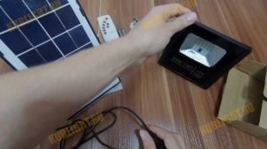 Обзор на светодиодный прожектор на солнечной батарее.