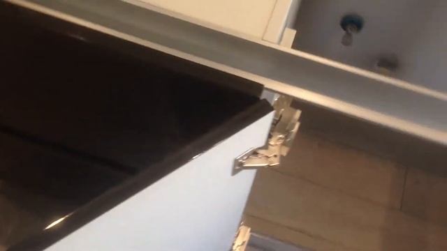 Кухня с Фасадами из мдф шпонированного . Шпон Супер Глянец смотреть онлайн