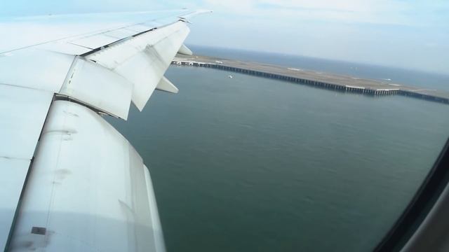 Tokyo Haneda Int. landing Cathay Pacific Boeing 777-300er - Посадка в Токио смотреть онлайн