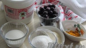 Желе из сметаны с желатином и ягодами