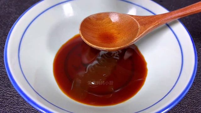 炒牛肉，用盐和料酒腌制就错了，教你饭店不外传秘诀，肉滑嫩不柴