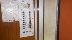 Лифты КМЗ 320 и 500 кг по 1 м/с, кинули динамик в шахту лифта, лифт КМЗ 320 кг внезапно сломался