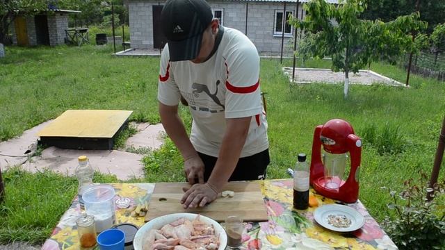 Куриные крылышки в соево-чесночном соусе и двойном маринаде! С ДимасоМ! смотреть онлайн