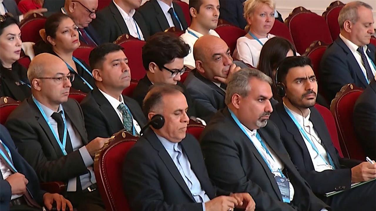 Сотни журналистов, политиков и ученых приняли участие в работе VIII Каспийского медиафорума