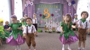 Танец цветов и садовников. Младшая группа детсада № 160 г. Одесса 2017