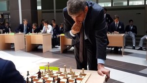 Сергей Галицкий проводит сеанс в шахматы воспитанникам футбольной академии !