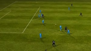 С фланга на центр FIFA 13 iPhone/iPad - Zenit vs. Juventus