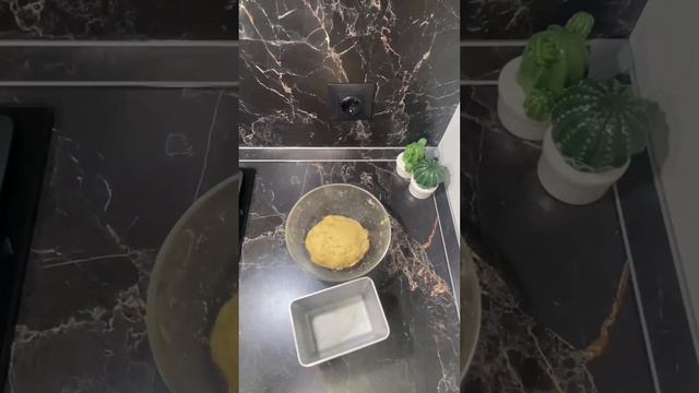 Действительно, "Вкуснейший кето хлеб". Все очень просто и безумно вкусно! Обязательно попробуйте! смотреть онлайн