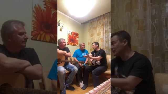 Live ГРУППА ГОЛУБЫЕ БЕРЕТЫ.mp4 смотреть онлайн