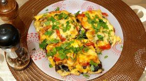 КУРИНОЕ ФИЛЕ С ГРИБАМИ ,ПОМИДОРАМИ И СЫРОМ