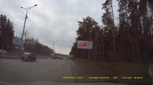 На парковке клиники им. Мешалкина стоит камера