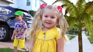 VLOG Экскурсия ПО ТЕРРИТОРИИ вокруг нашего дома в Америке Диана и Рома Видео для детей