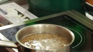 Вкусно и полезно. Салат с киноа, авокадом и муссом из печеной свёклы.