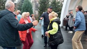 А БЕЛАЯ ЗИМА НАЧАЛАСЬ ВНЕЗАПНО! ТАНЦЫ ХАРЬКОВ УКРАИНА НОЯБРЬ 2023#dance #kharkiv