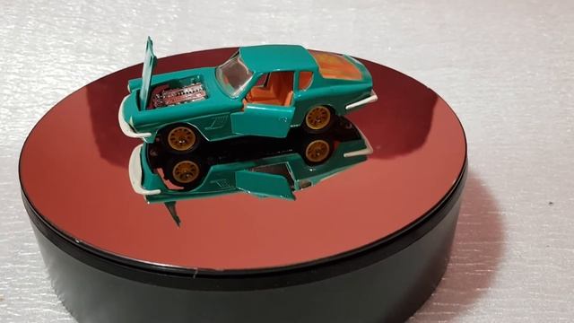 Mасштабная модель автомобиля Maserati Мистраль Coupe 1/43 СССР.