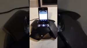 JBL on stage IV - акустическая зарядная система для iPhone и iPod