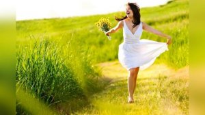 Геннадий Эсса  "Будь всегда самим собой"  читает Любовь Б. #стихи #поэзия #стихиожизни