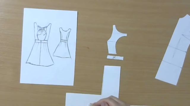 Платье отрезное по талии с открытой спинкой смотреть онлайн