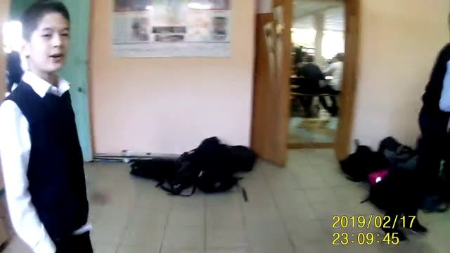 Пранк над другом в школе с экшен камеры