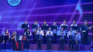 Под небом Парижа.mp4