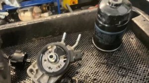 Hyundai ix35 fuel filter replacement! #diesel #hyundai #mechanic