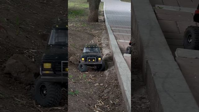 Бронко покоряет неровности) #rc #traxxas #hobby #радиоуправляемыемодели