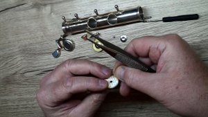 Улучшение звучания флейты. Регулировка клапанов и подушек флейты. Удаление пленки в ДО колене
