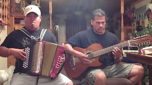 La Polka-Nuevo Laredo (Albert & Tomkat) смотреть онлайн