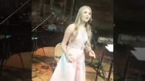 ДОЧЬ АЛЕКСАНДРА МАЛИНИНА -УСТИНЬЯ ПОЕТ