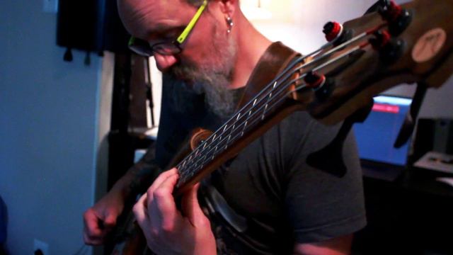 Aaron Gibson: Coffee Groove 9 - Solo Bass смотреть онлайн