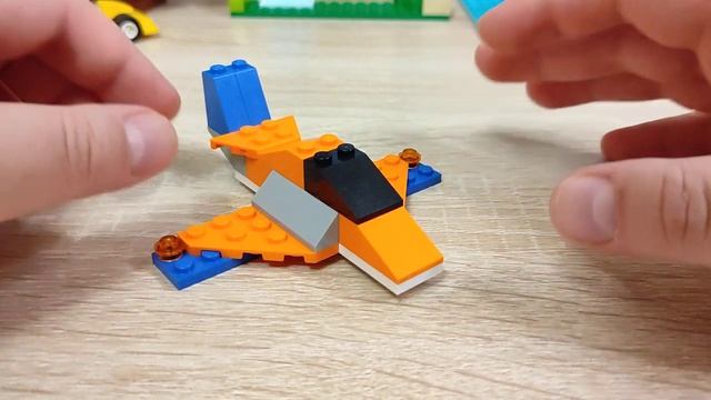 Простой самолет из конструктора Lego