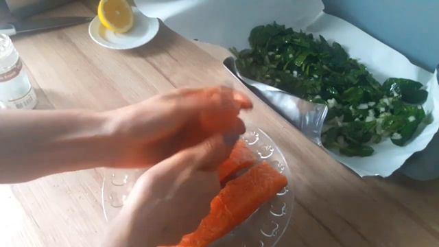 СЕМГА СО ШПИНАТОМ В ДУХОВКЕ. БЫСТРО, ВКУСНО И ПОЛЕЗНО! / Рыба ПП / Fish with spinach смотреть онлайн