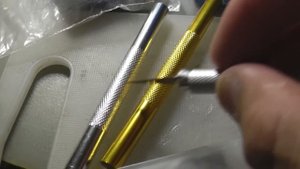 Модельный нож (скальпель со сменными лезвиями). Китайский и Olfa AK-4