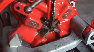 Нарезание резьбы на трубах