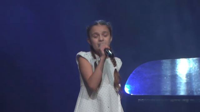 Алина Грибкова "Я шагаю по Москве" смотреть онлайн