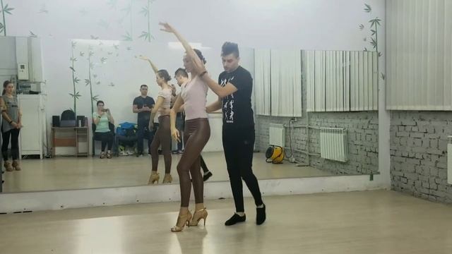 Alex&Natalie UrbanKiz Advanced | Эффектные элементы смотреть онлайн