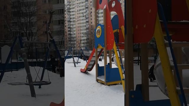 Детская площадка рядом с м. Митино на средства от платных парковок смотреть онлайн