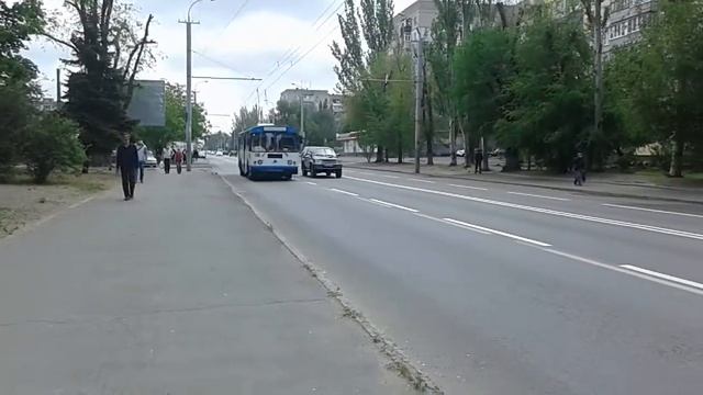 Троллейбус ЗИУ-9 смотреть онлайн