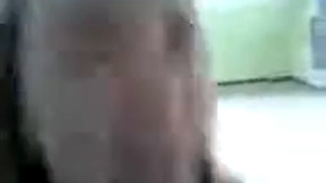 Лягушёнок так прикольно ест, и когда он ест у него нога трясется смотреть онлайн