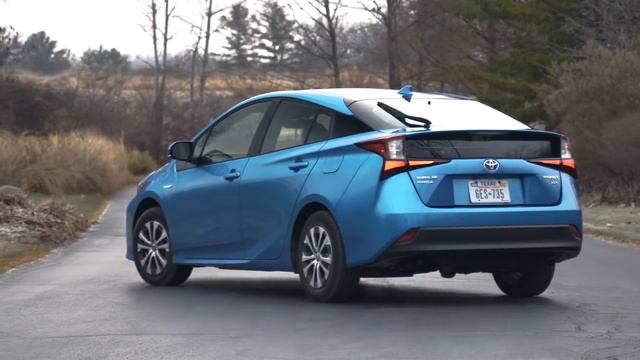 Toyota Prius Hybrid 2019 | Información Review Español смотреть онлайн