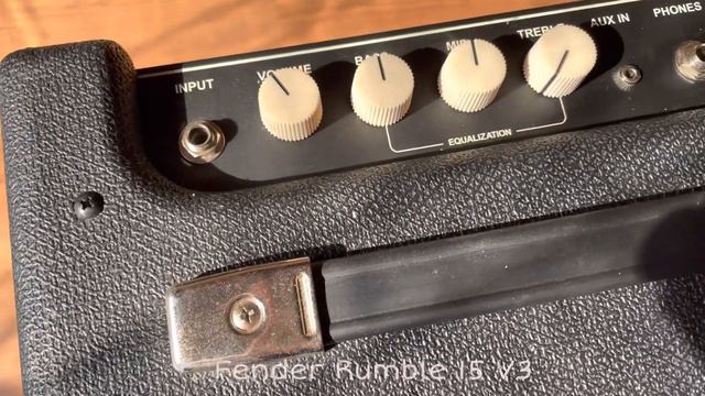 Fender Rumble 15 - Bass Practice Amps смотреть онлайн