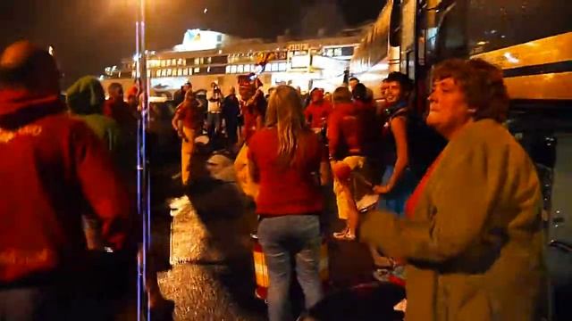 Bloco Fogo impromptu samba bash at Calais port, part 1 смотреть онлайн