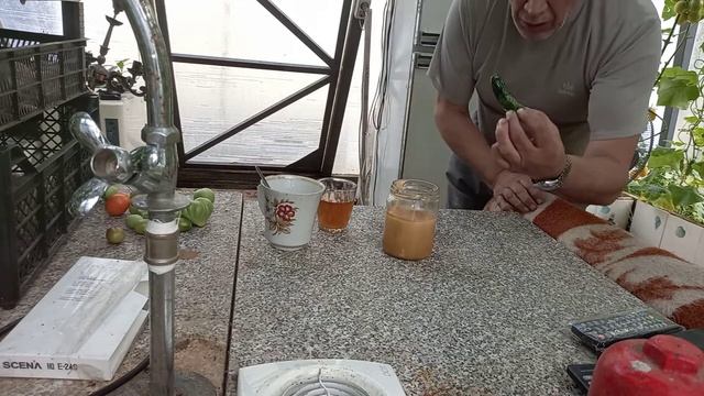 Как очистить мед от посторонних примесей 3 смотреть онлайн