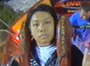 Покерфейс на аттракционе